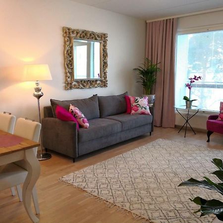 Charming Pine View Apartment Vantaa Ngoại thất bức ảnh